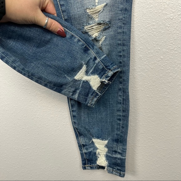 Like New Good American Good Waist Crop w/ Chewed Hem - Size 2/26 - Picture 3 of 10
